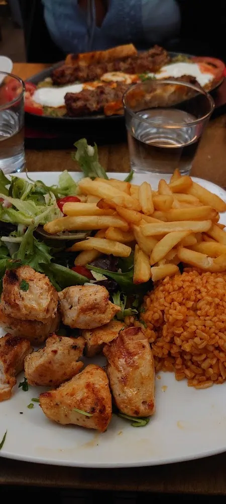 Brochettes de Poulet Frites Blé